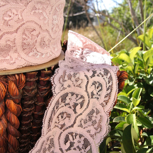 Vintage Mauve Tan Floral Swirl Galloon Lace Trim 3¼" wide