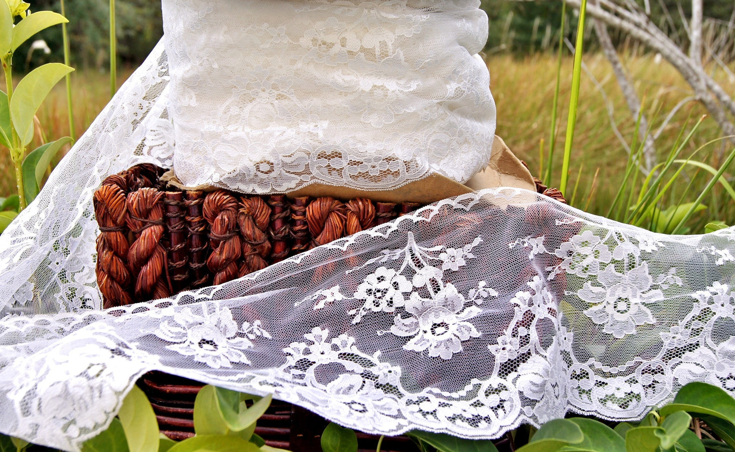 7" wide Shiny Floral Vintage Bridal Lace 