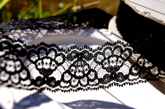 Black Fan Shaped Floral Lace Trim 1⅜" wide
