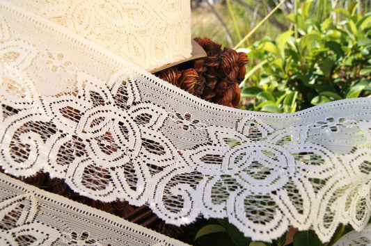 Big Flower Wide Lace Trim Light Beige 3⅞" wide