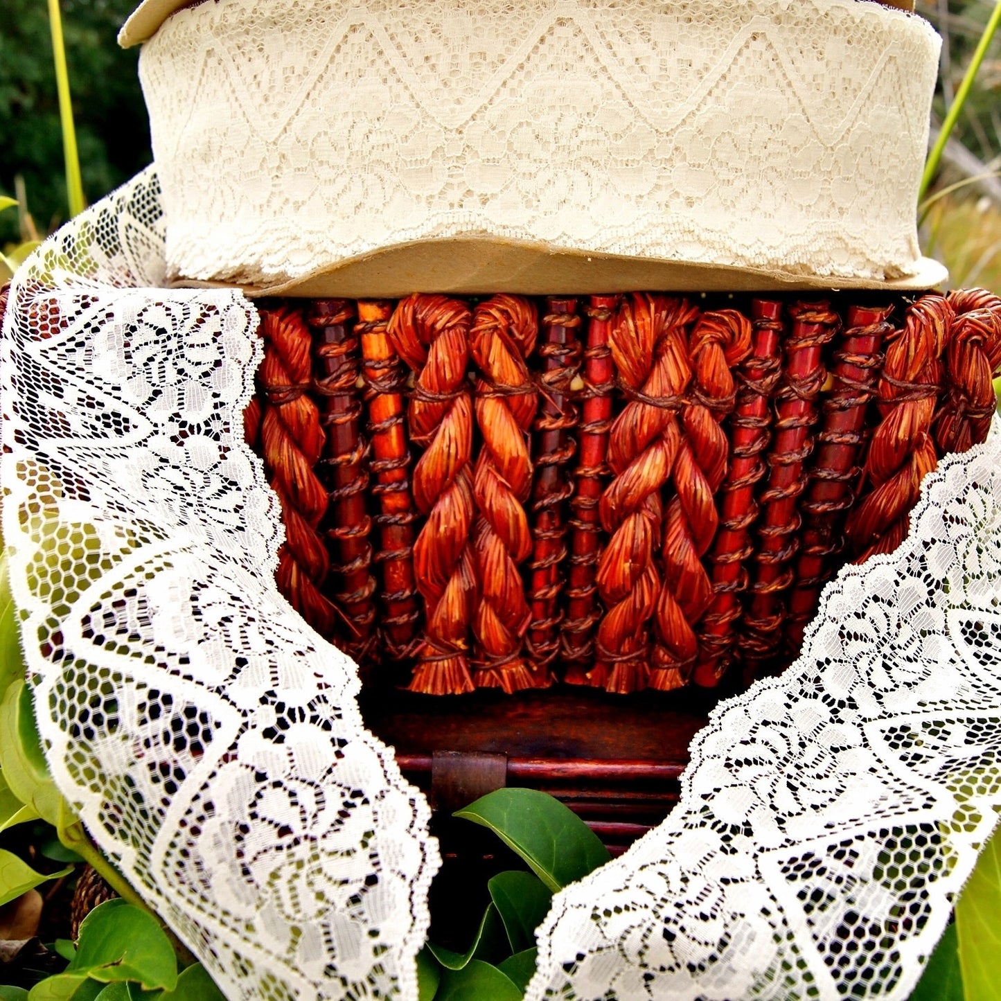 Floral Scalloped Off White Lace Trim