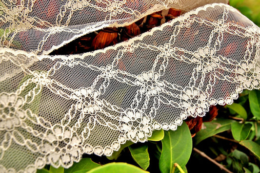 Criss Cross Diamond Vintage Lace