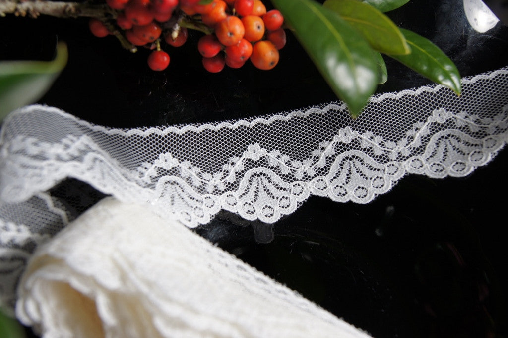 Floral Scallop Edge Lace Trim