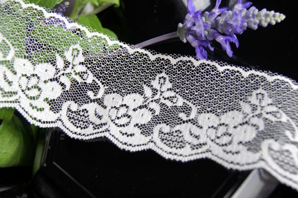 Floral Ivory Scalloped Lace Trim