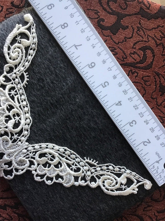 Vintage Off-White Venise Neckline Collar Applique #5046