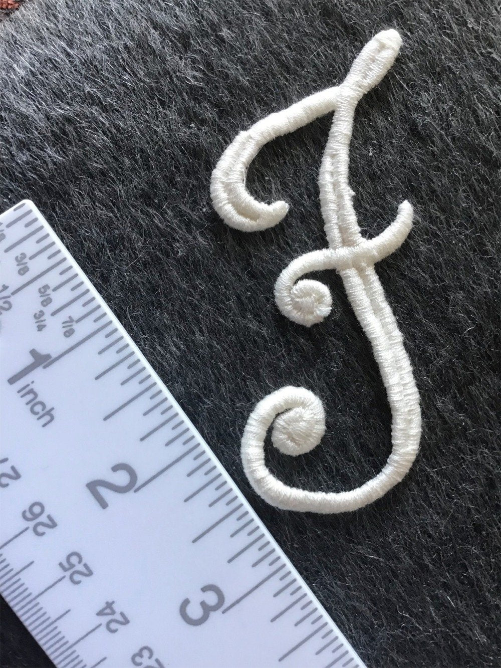 Vintage Off-White Venise Cursive Letter 'F' Embroidery Applique Patches #5048