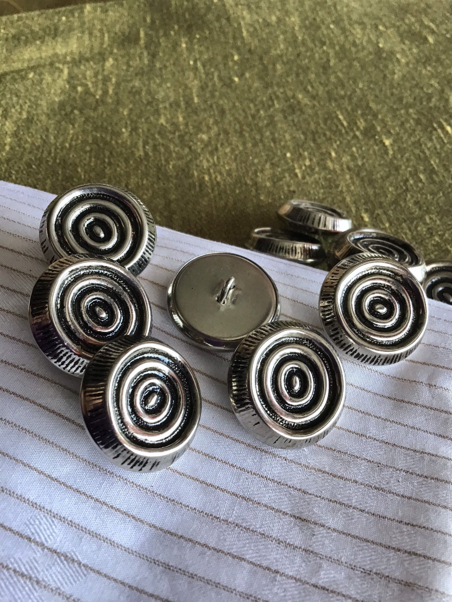 SILVER EMBOSSED Buttons 1" (25mm) 40L Circular Texture Antique Silver Metal Button / Shank Silver Buttons / Silver Blazer Buttons 892