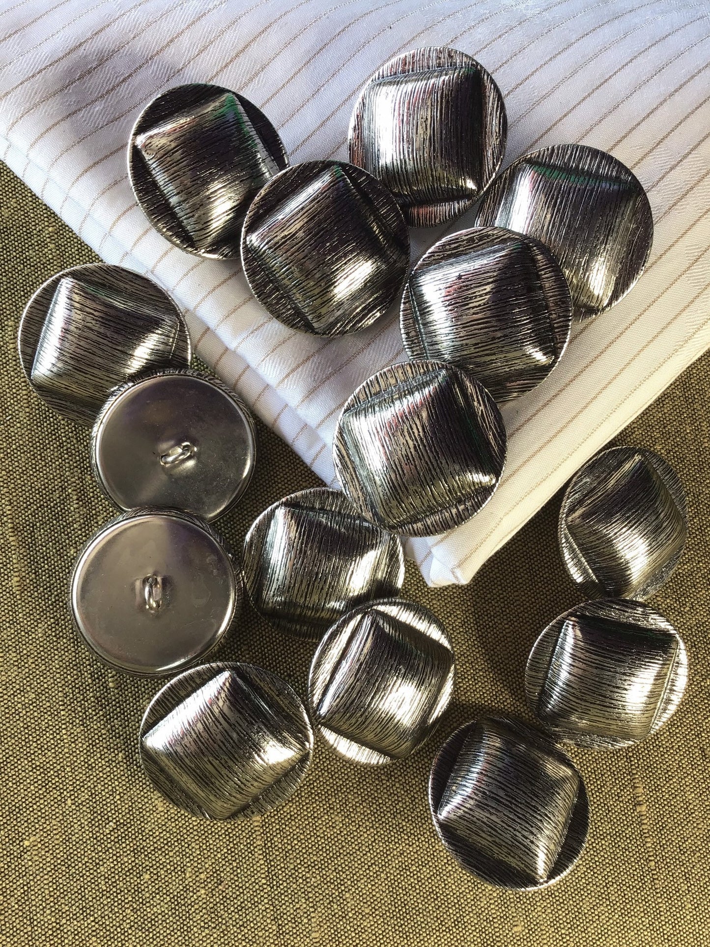 SILVER SQUARE Shank Buttons 1-1/8