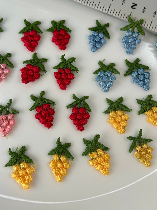 24 pieces FLORAL sew-on appliqués yellow  blue pink vintage applique lot #34