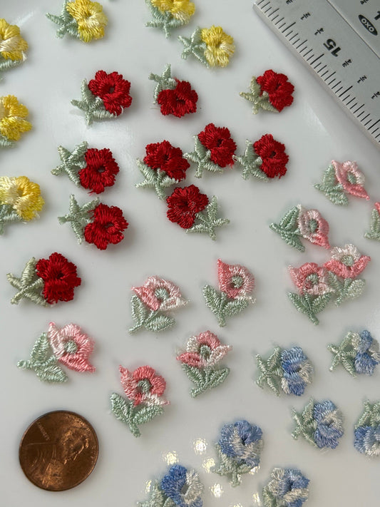 40 pieces FLORAL tiny appliqués in red, yello, blue and pink flowers vintage lot #36