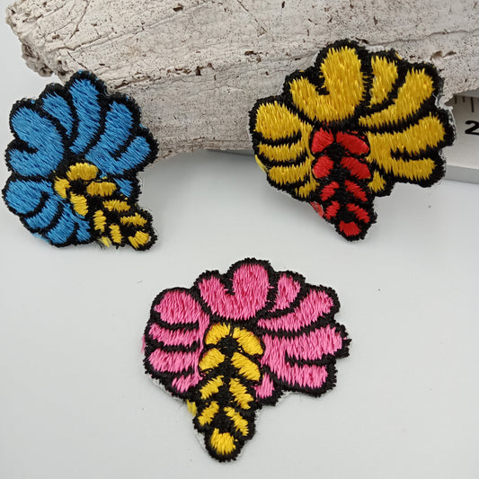 6 pieces FLORAL VINTAGE appliqués pink yellow black blue red flower Patches #109