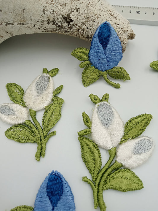 6 pieces FLORAL VINTAGE appliqués white blue green gray flower Patches #104