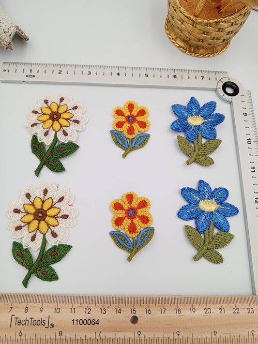 6 pieces FLORAL VINTAGE appliqués orange white blue brown yellow green flower Patches #103