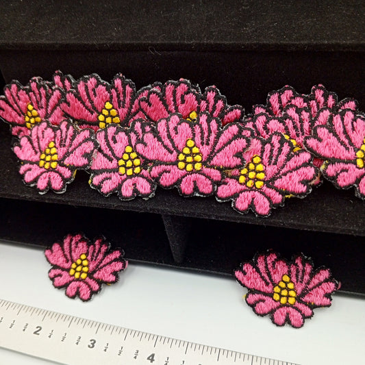 FLORAL VINTAGE appliques yellow pink flower iron-on Patches #181