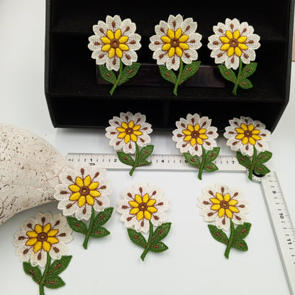 FLORAL VINTAGE appliques yellow brown off white flower Patches #173