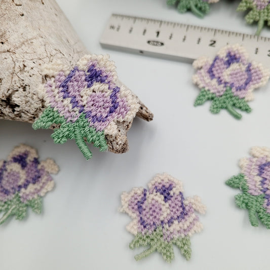 FLORAL VINTAGE appliques purple off white lilac flower Patches #177