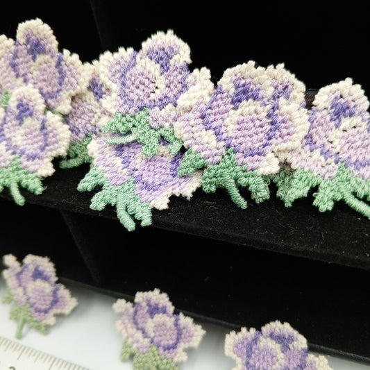 FLORAL VINTAGE appliques purple off white lilac flower Patches #177