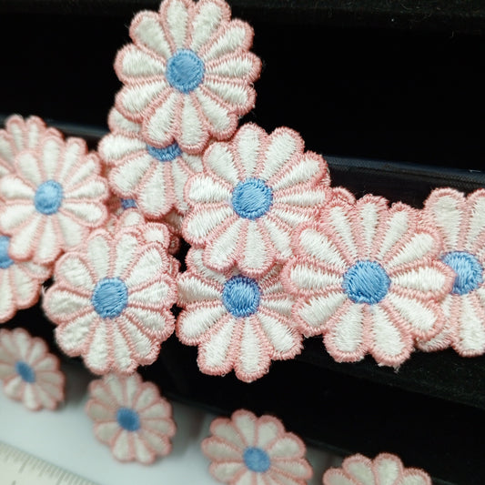 FLORAL VINTAGE appliques baby blue pink white flower Patches #176