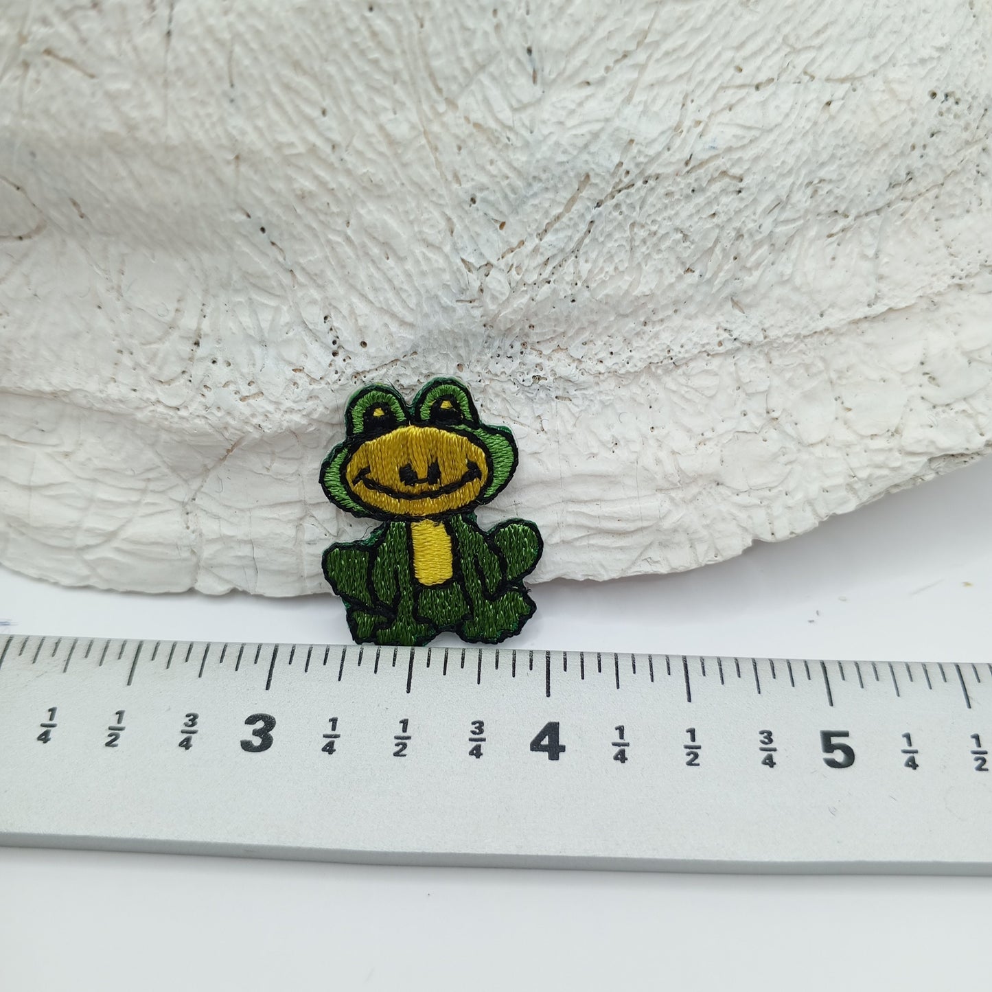 Yellow green frog Patches sewing appliqué #456