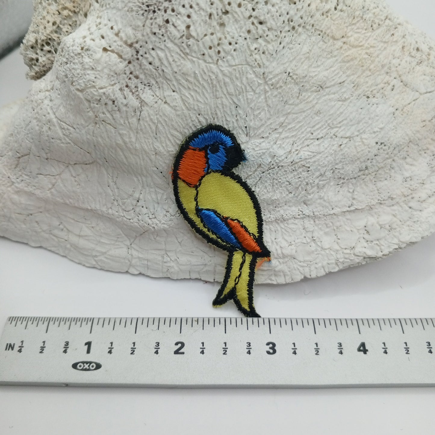 Parrot appliques blue orange, yellow Bird Iron on Patches #411