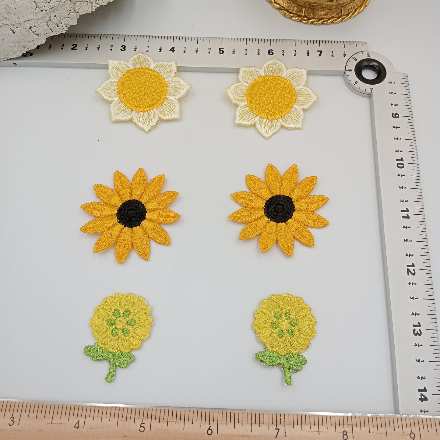 6 pieces FLORAL VINTAGE appliqués yellow lime green black white flower Patches #111