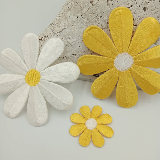 6 pieces FLORAL VINTAGE appliqués white yellow flower Patches #113