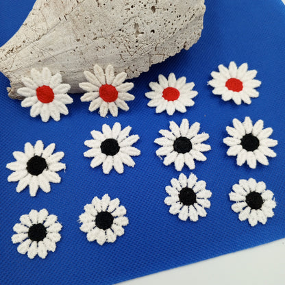 12 pieces FLORAL VINTAGE appliqués white black red flower Patches #119