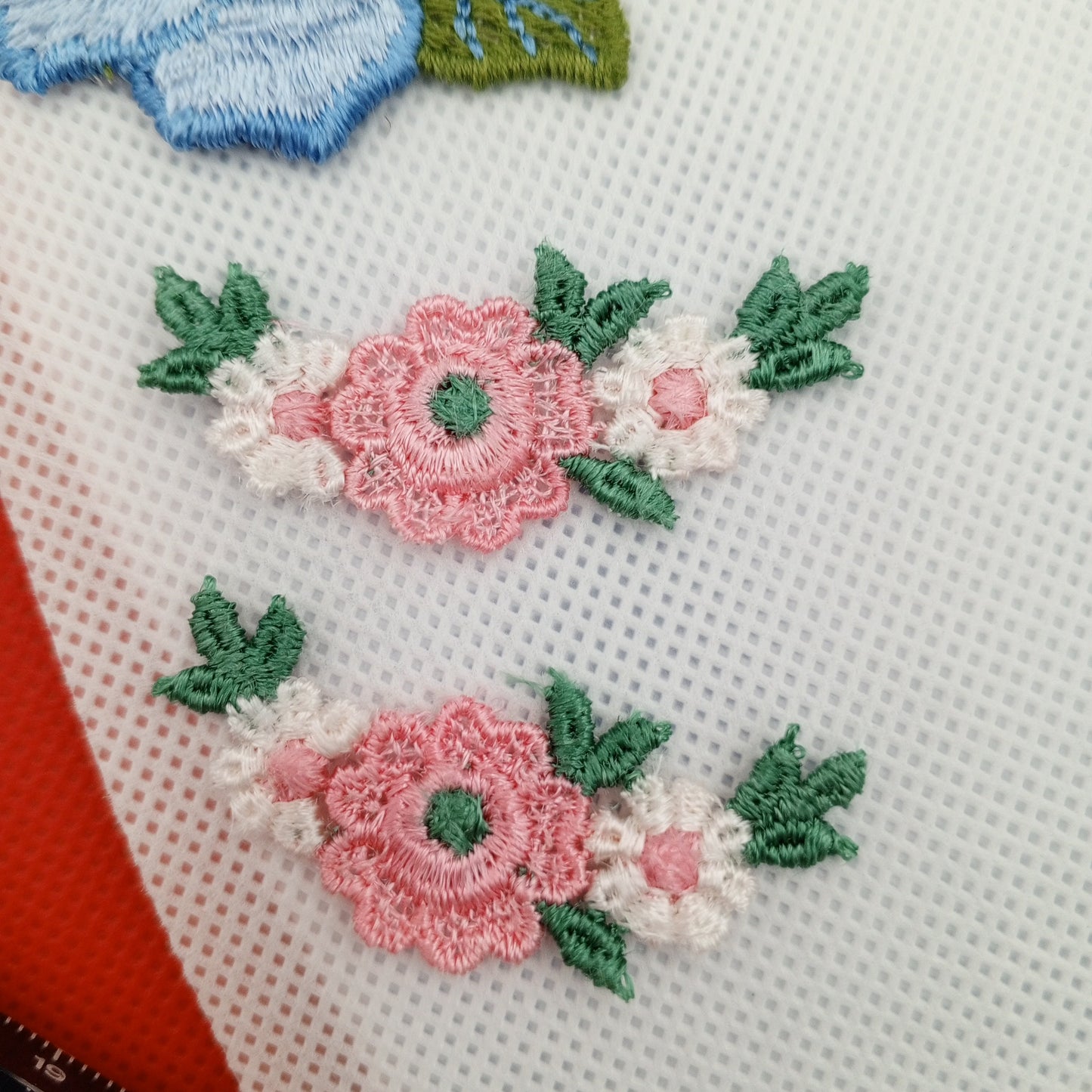 6 pieces FLORAL VINTAGE appliques white pink metallic silver blue flower Patches #125