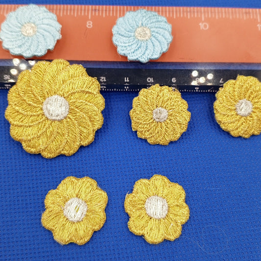 8 pieces Metallic VINTAGE appliques silver gold light blue flower Patches #116