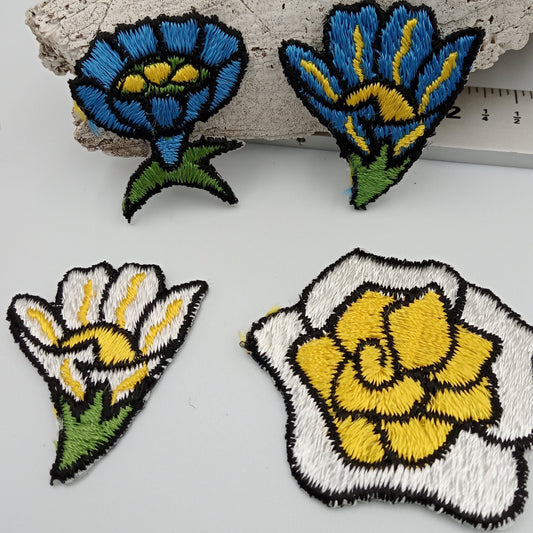 8 pieces FLORAL VINTAGE appliqués white yellow black green blue flower Patches #99