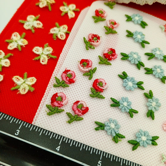 50 pieces FLORAL VINTAGE appliques blue white green pastel green pink red flower Patches #150