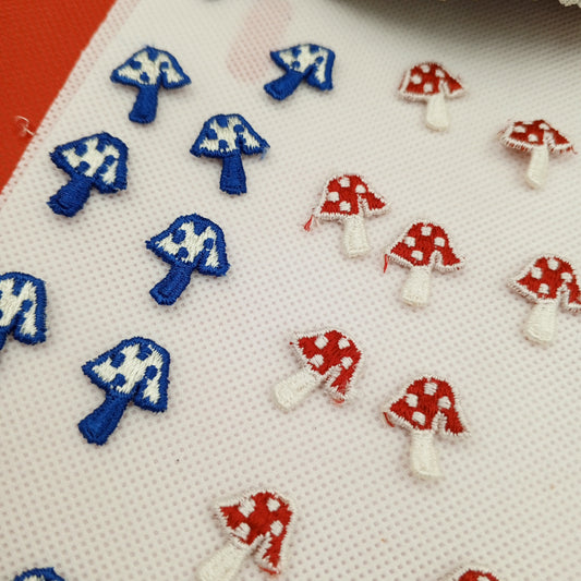 20 pieces FLORAL VINTAGE appliques red white blue flower Patches #159