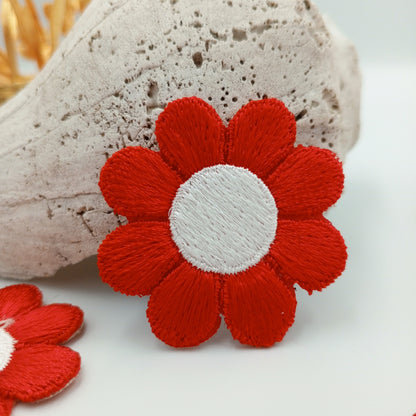 FLORAL VINTAGE appliques 2" white red flower Patches iron on #212