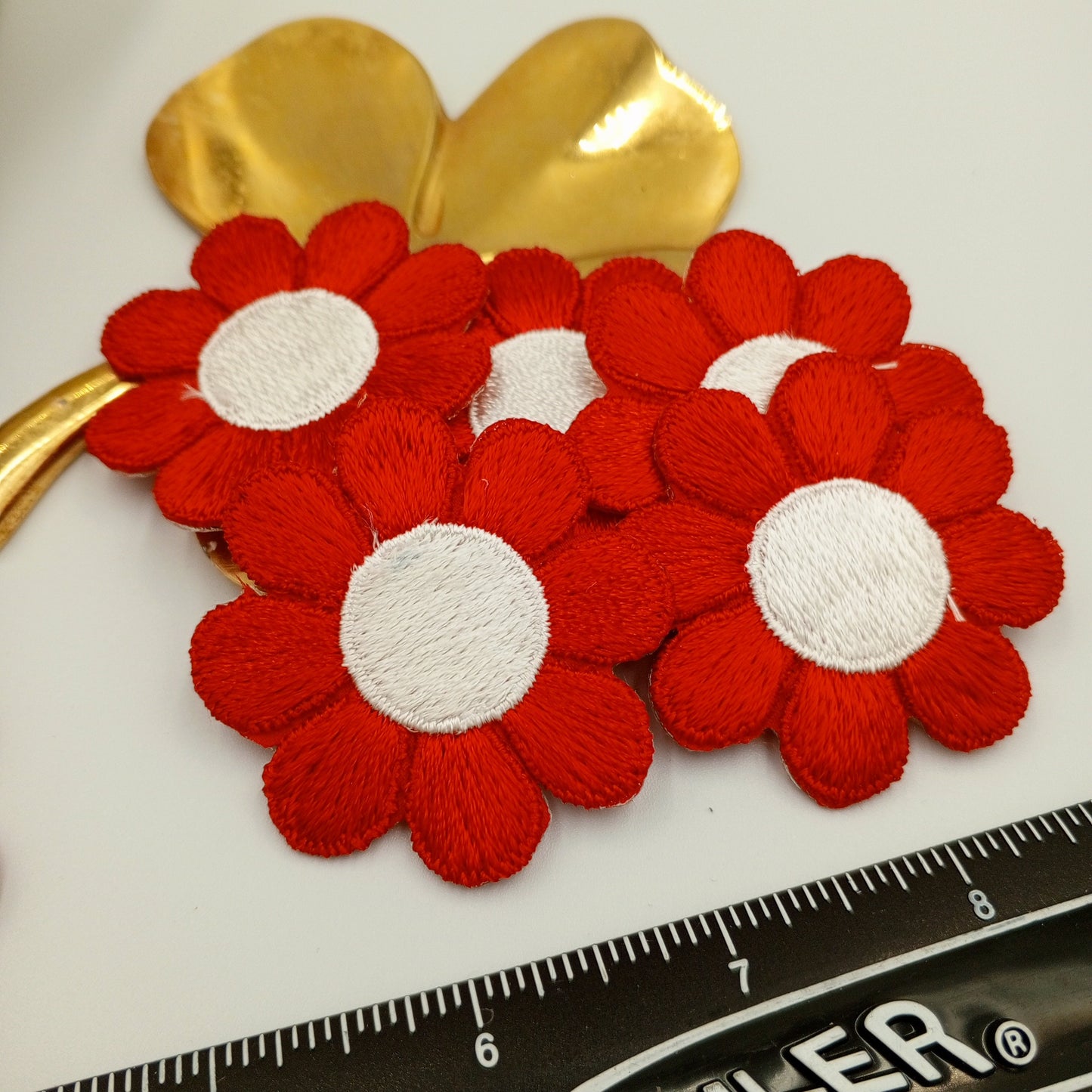 FLORAL VINTAGE appliques 2" white red flower Patches iron on #212