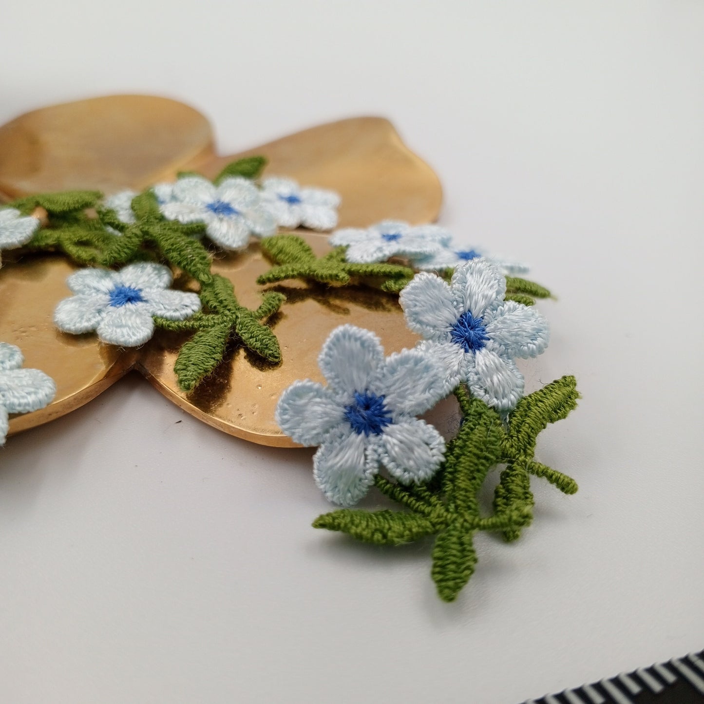 FLORAL VINTAGE appliques light blue flower Patches #235