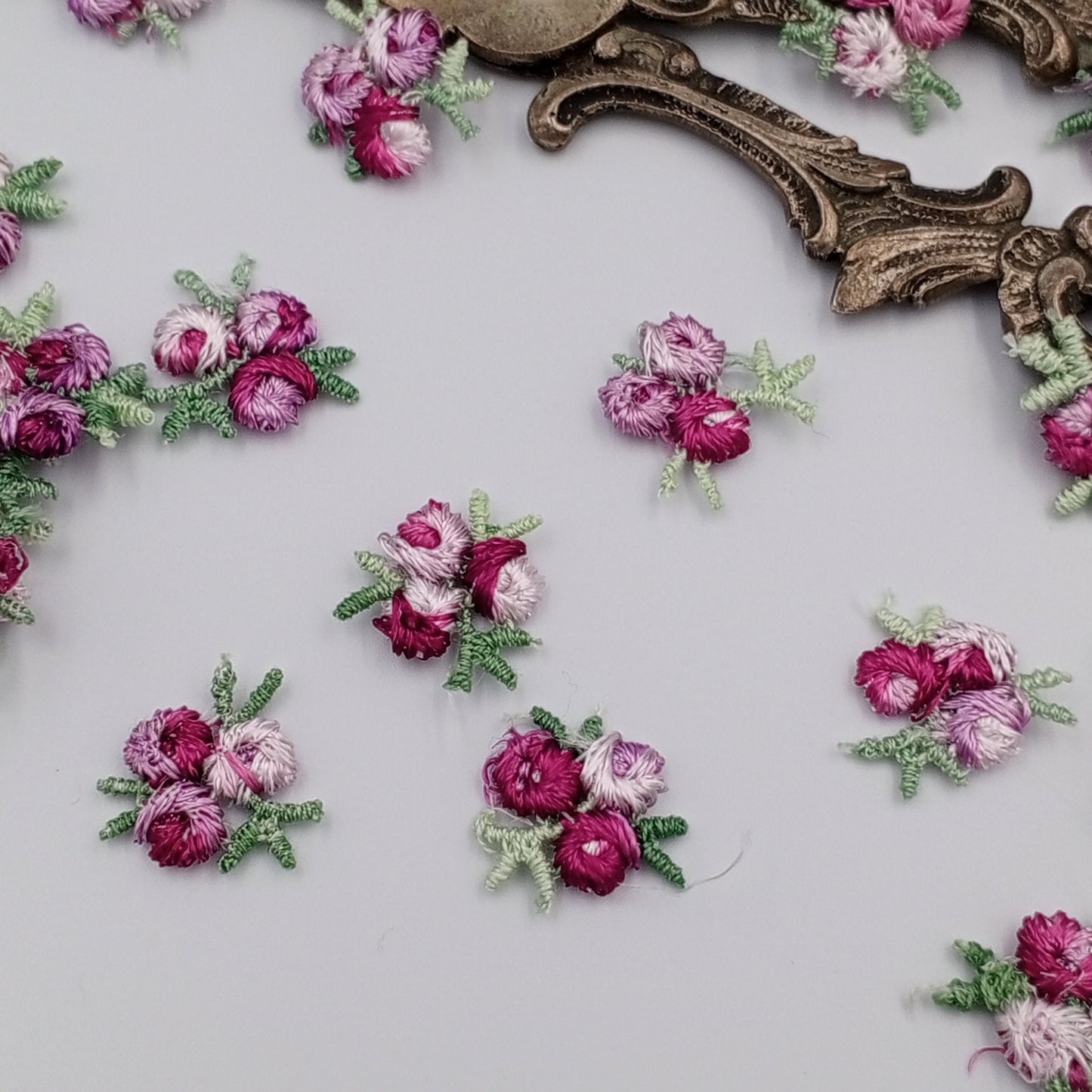 VINTAGE appliques cute lilac white purple flower embroidery Patches #310