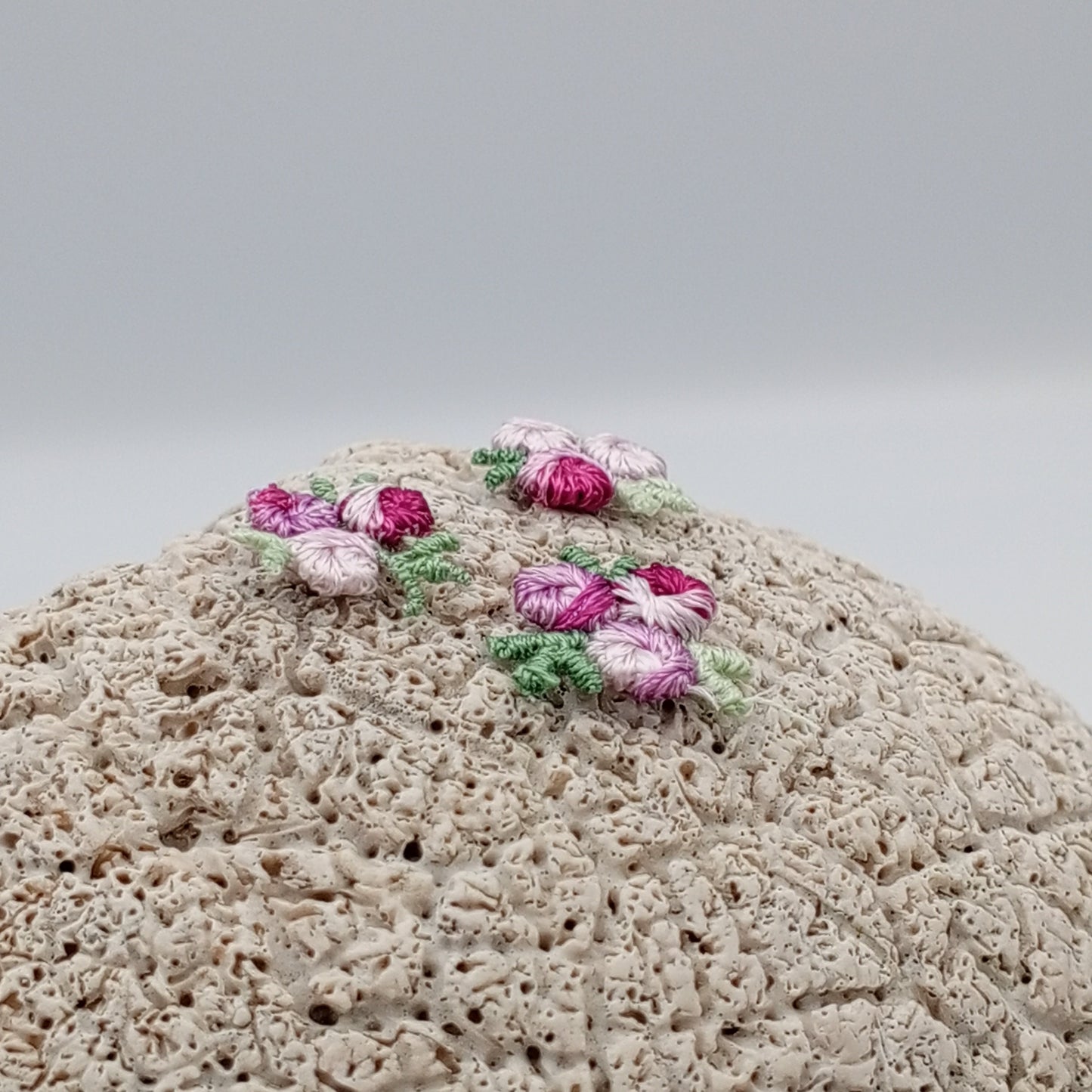 VINTAGE appliques cute lilac white purple flower embroidery Patches #310