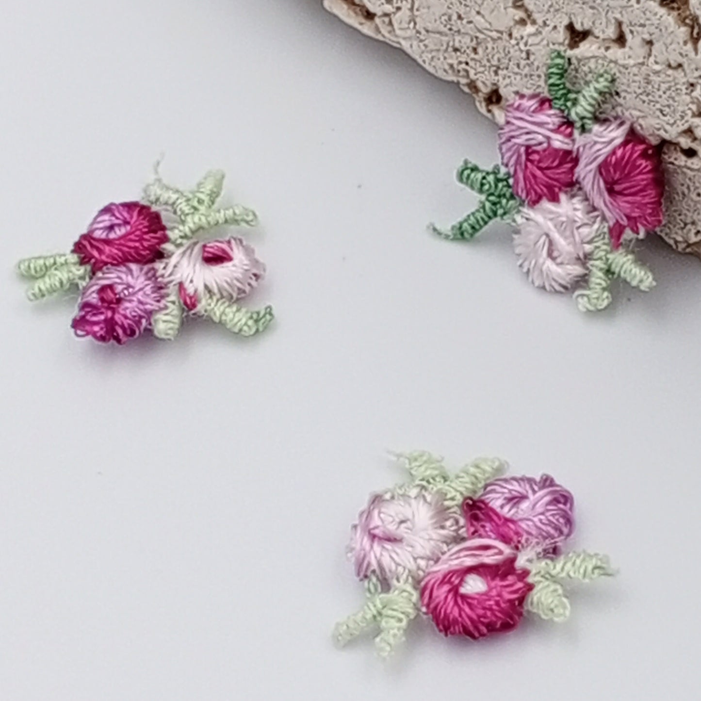 VINTAGE appliques cute lilac white purple flower embroidery Patches #310