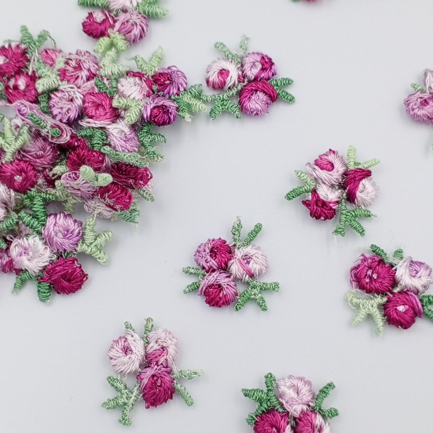 VINTAGE appliques cute lilac white purple flower embroidery Patches #310