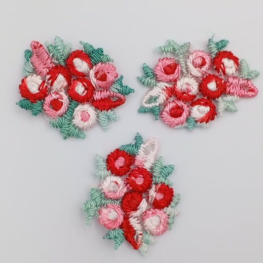 FLORAL VINTAGE appliques white green pink red flower Patches #298