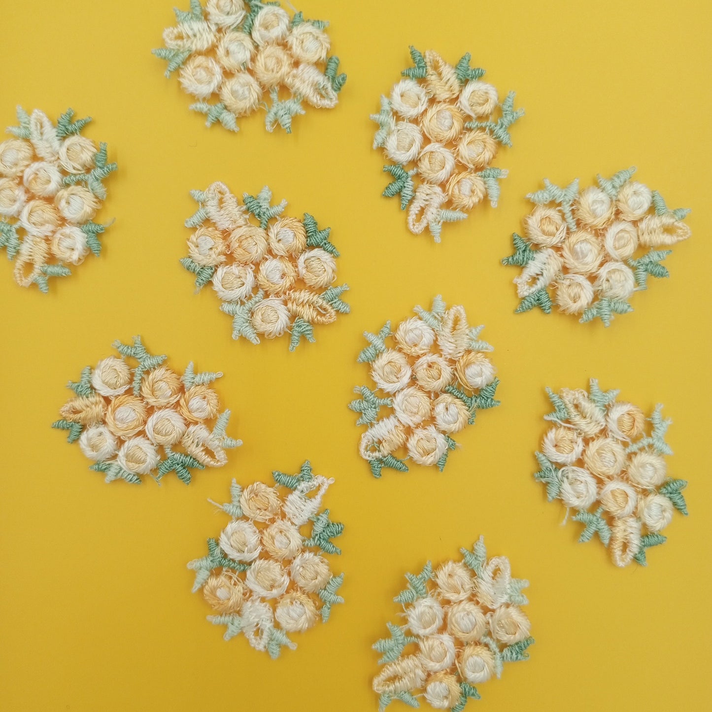 FLORAL VINTAGE appliques white green yellow flower Patches #297