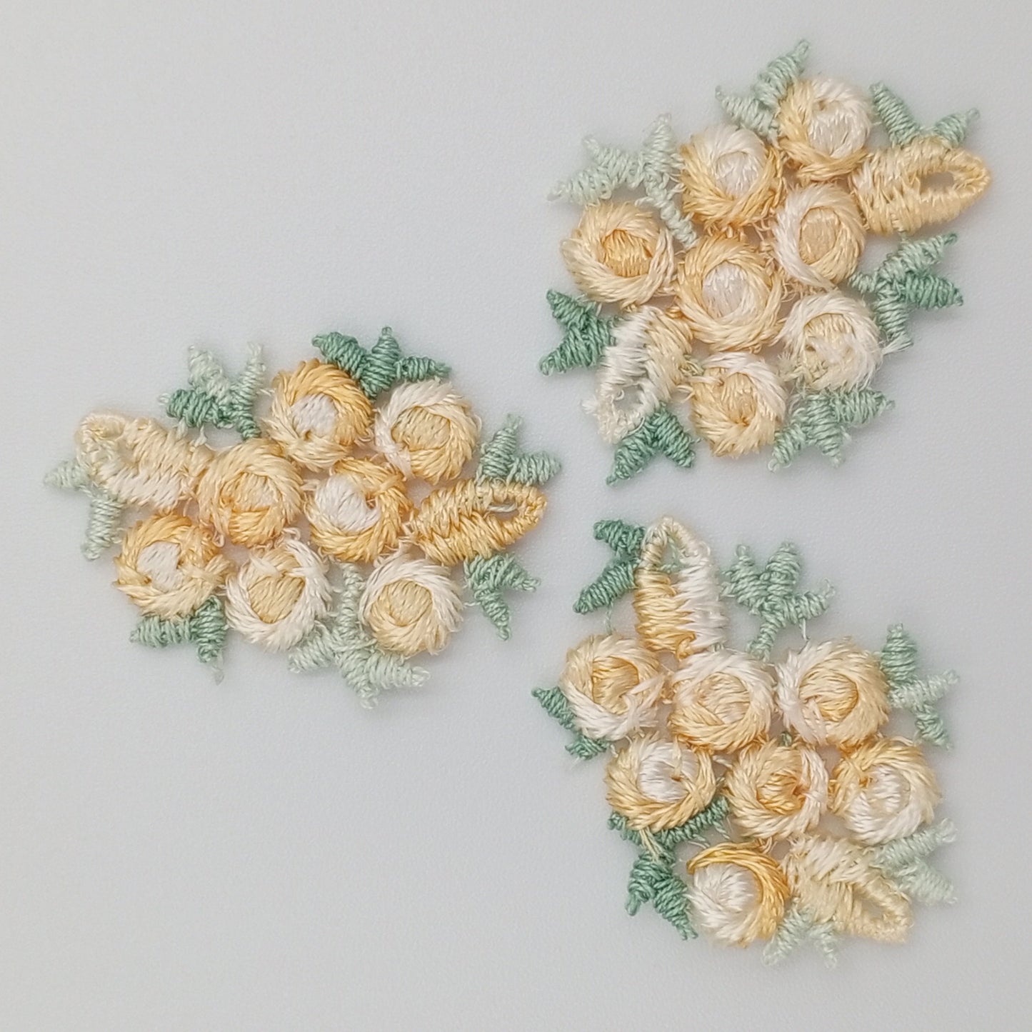 FLORAL VINTAGE appliques white green yellow flower Patches #297