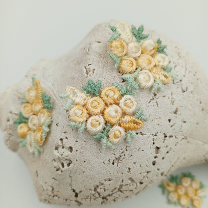 FLORAL VINTAGE appliques white green yellow flower Patches #297