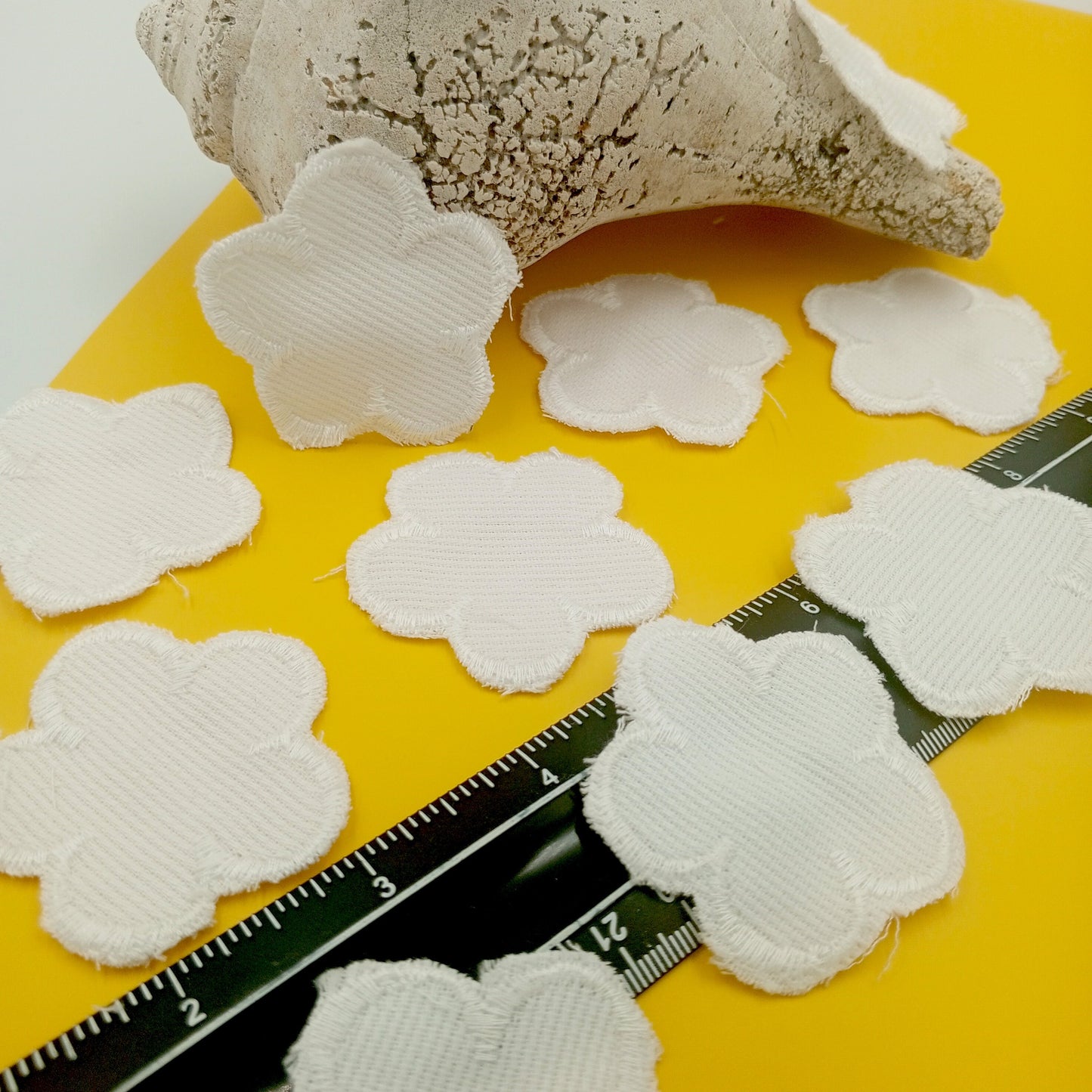 FLORAL VINTAGE appliques white flower twill Patches #286