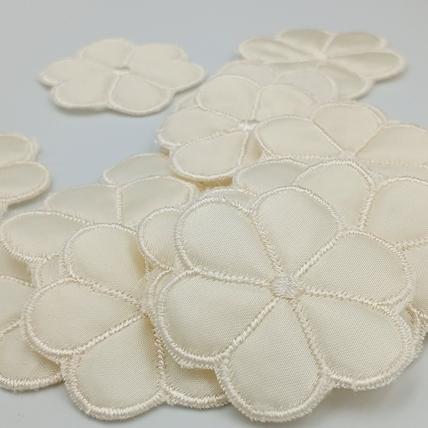FLORAL VINTAGE appliques cream flower padded Patches #285