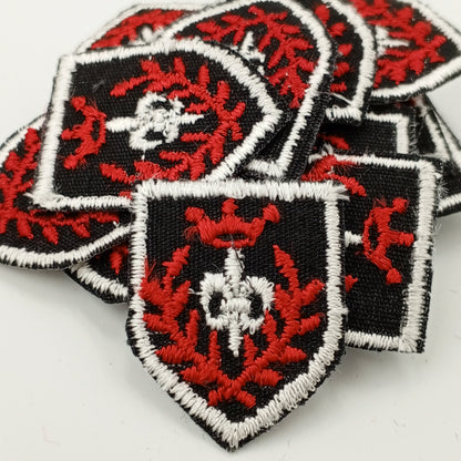 VINTAGE Badge Patches red white black shield Embroidered Appliques #709