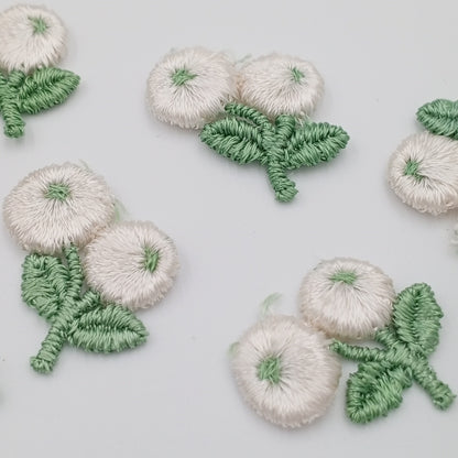 VINTAGE appliques white flower ball embroidery Patches #319