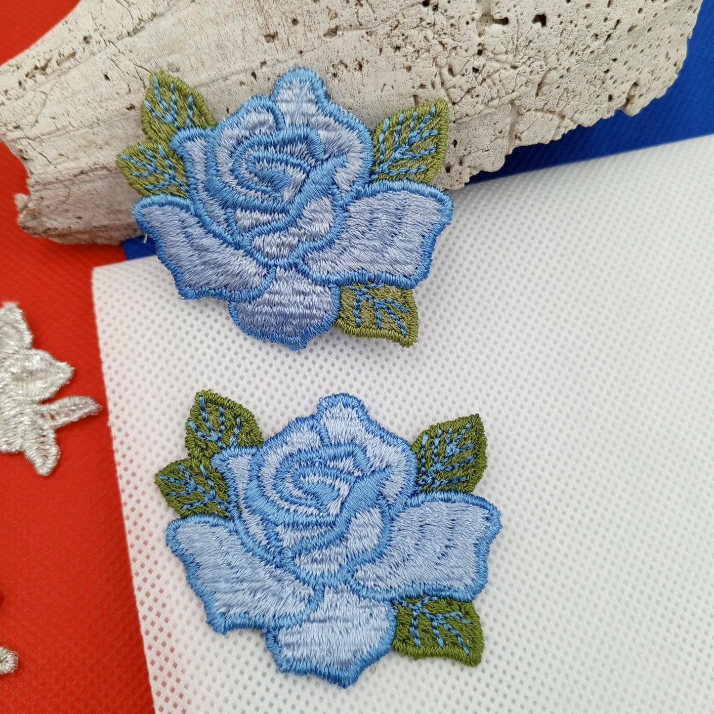 6 pieces FLORAL VINTAGE appliques white pink metallic silver blue flower Patches #125