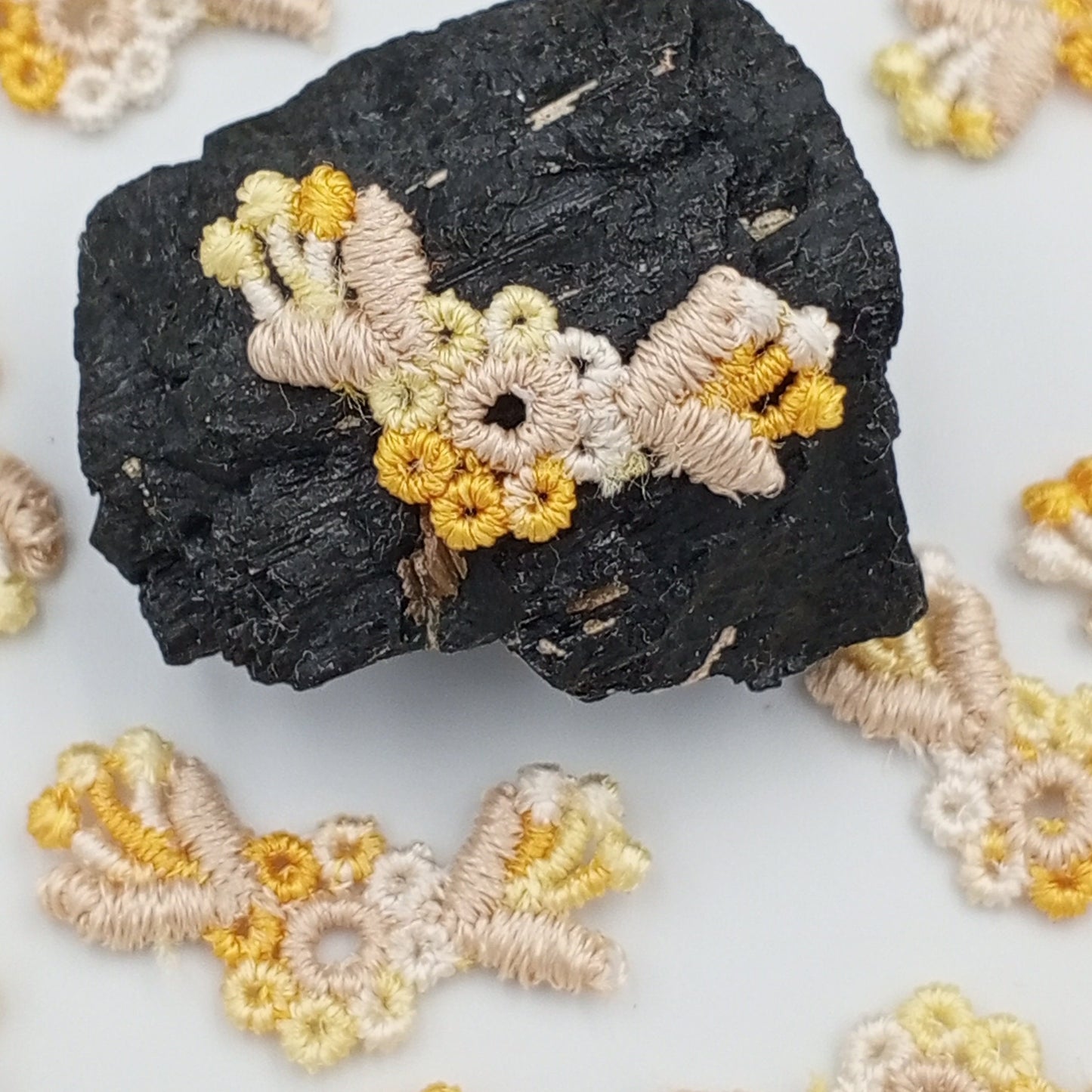 VINTAGE appliques yellow natural flower embroidery Patches #328