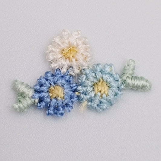 VINTAGE appliques cute white green blue flower embroidery Patches #317